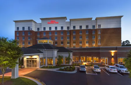 Hilton Garden Inn Raleigh-Cary Отели рядом с достопримечательностью «Aspen Center»