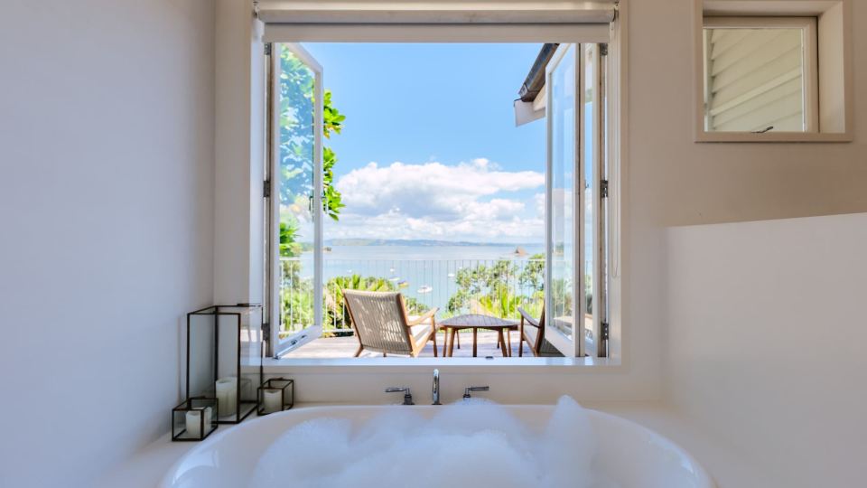 Koi Waiheke with Private Beach Access and Mooring