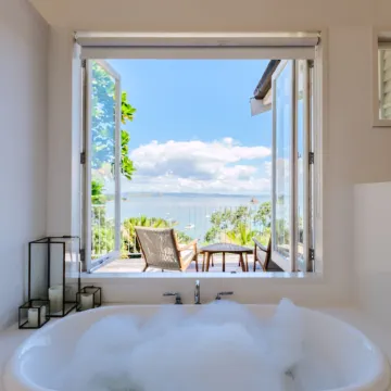 Koi Waiheke with Private Beach Access and Mooring