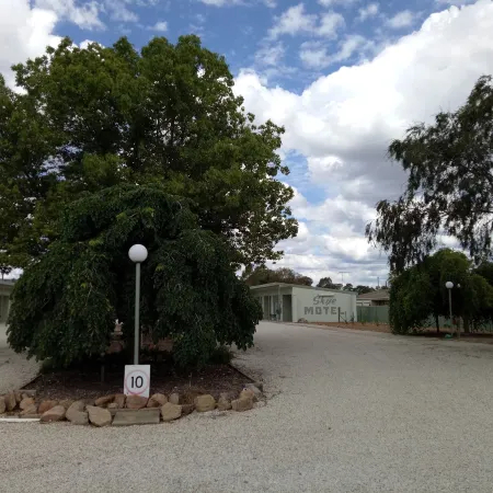 Holbrook Skye Motel