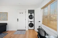 Charming 1-bedroom in welcoming Ardmore with WiFi, AC, washer/dryer in unit.