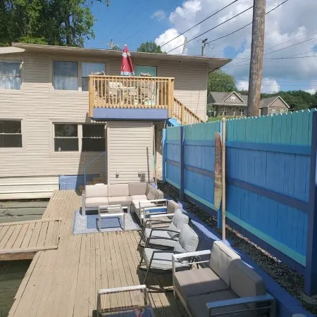 #2 PET FRIENDLY! PONTOON/KAYAKS AVAILABLE! STUDIO CONDO CLOSE TO TOWN & MARINA! Отели в г. Колберт