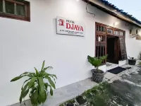 Hotel Djaya RedPartner near Alun Alun Nganjuk Hotel dekat Gereja Katolik St. Petrus Warujayeng