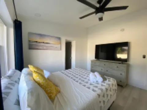 Dream Vacation House 4B/2B Miami, FL Hotels in Hialeah