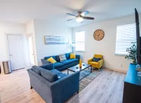 Inviting Cozy Haven with Garden & WiFi Amenities Отели в г. Тревис