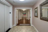 Large Condo Near Biltmore Estate