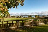 Stunning Views and Spacious Backyard - Charming Family Haven Hotels in Coupeville