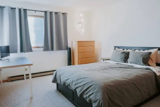 Stylish Fraser Condo - walk to shuttle & town!