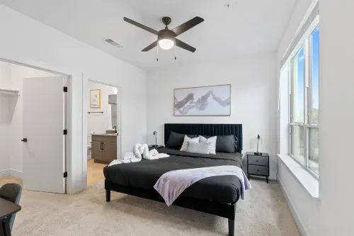Private Balcony and Sky Lounge with City Views - Charming Luxury Retreat