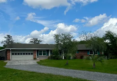 Lakes view 3 Bed, 2 Bath Nature Retreat in Oviedo Hotels near Willa Springs