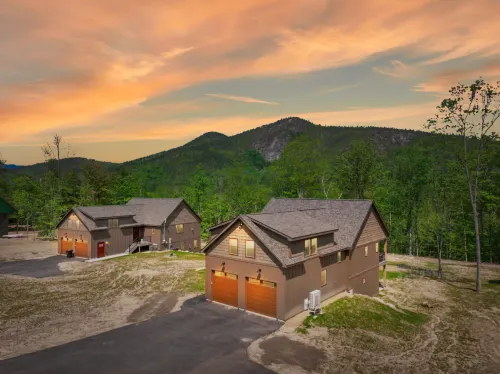 Hot Tub and Breathtaking Views - Stunning New Lodge