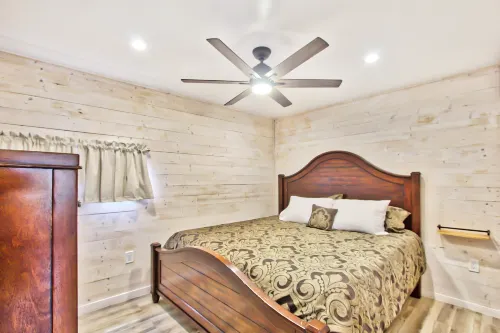 Charming Cottage with Cozy Loft and Cedar Porch - Delightful Hill Country Retreat فنادق في Blanco
