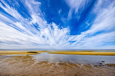 Water Views and Spacious Farmer's Porch - Charming Coastal Retreat Отели в г. Истам