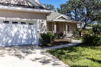 Canal Access and Cozy Comfort - Charming Family Haven