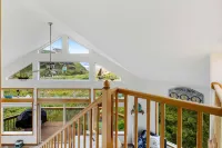 Ocean-Facing Decks and Hot Tub - Amazing Coastal Sanctuary