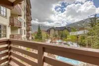 Ski-view condo with hot tub & fitness room - walk to lifts & dining Hotel a Copper Mountain