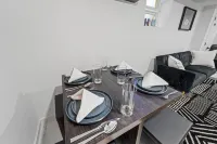 Game Room and Modern Amenities - Spacious Luxe Retreat فنادق في Bayonne