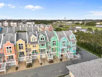 4-story dog-friendly home near beach with decks, pool, gym, washer/dryer, & AC