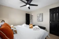 Perfect for Families and Local Exploration - Charming Cozy Retreat Hotels in Spring Bay Township