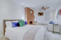 Cozy Living Space with Modern Amenities Near Landmarks - Charming Oasis