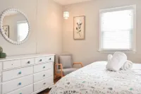 Charming Haven with Central AC and Private Yard - Delightful Escape