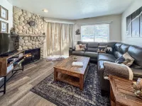 Inn Building Condo #112 -updated beautiful condo Hotel a Garden City