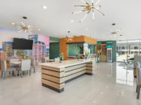 Clarion Pointe Hotels in Spring