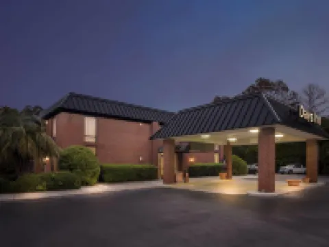 Days Inn by Wyndham Statesboro Hotels in Statesboro