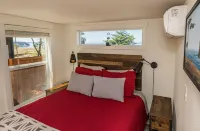 Stunning Salish Sea Views / High-end & Modern! Close to Olympic National Park!