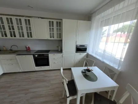 Eden Apartment with Free parking