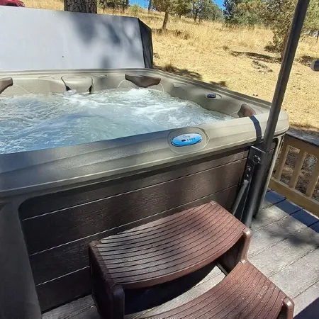 NEW HOT TUB Pet-Friendly Getaway with Room to Roam and CLOSE to Ski Apache