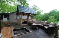 Cozy cabin with 3 bedrooms and WiFi, peaceful Nancy