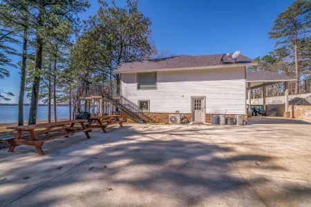 Selah Lodge!  Gorgeous Lakefront lodge on 170 Acres with 6 Bedrooms