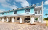 Juno Beach Seaside Escape I Steps from the Ocean!