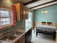 Spectacular Hilltop Retreat-Garden, Deck, Playground, Views Hotel di Hartwick