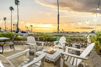 Stunning Harbor Views and Outdoor Dining - Charming Coastal Haven