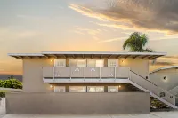Steps from Beach with Modern Amenities - Cozy Coastal Escape
