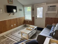 Cozy Country Cottage #3 Hotels in Miller Place