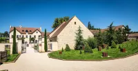 Domaine de Rymska & Spa - Relais & Châteaux - parking