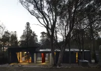 Hazards Rim Hotels in Freycinet