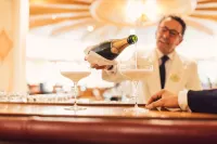 Alpenpalace Luxury Hideaway & Spa Retreat - bar