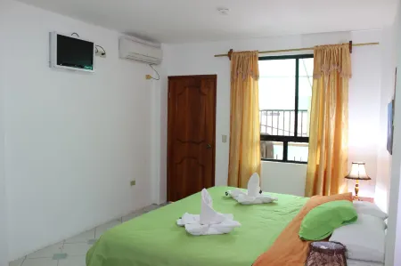 The Island Home Отели рядом с достопримечательностью «Исследовательская станция Чарльза Дарвина»