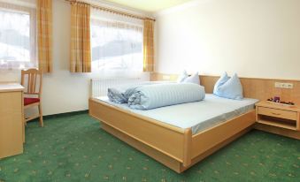 Large Apartment in Maria Alm with Terrace