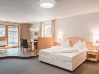 Hotel Tiefenbrunn Gardensuites & Breakfast Hotels in Lana