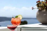 Akra Suites & Spa - bar