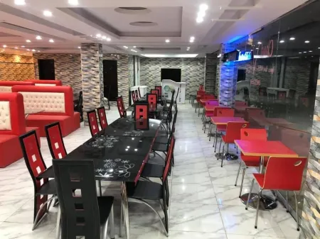 Clouds View Hotel & Restaurant Отели рядом с достопримечательностью «Naran Valley»