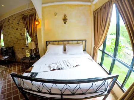 Stamp Hills Resort Отели рядом с достопримечательностью «Samnaksong Sitthithamrangsri»