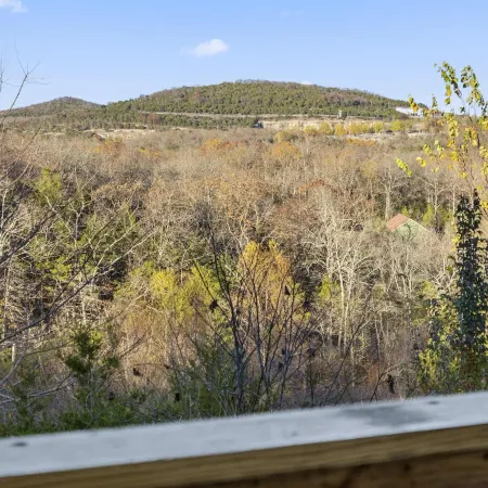 New Listing Vineyard Valley Views - Balcony