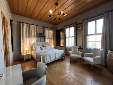 Grace Lounge Suite Отели рядом с достопримечательностью «Ворота Адриана»