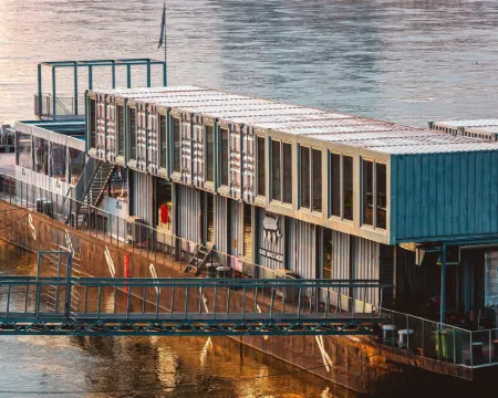 Sundeck Botel - Party Boat Hotels in Bratislava V